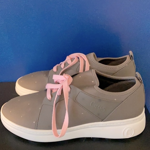 NWOT Women’s Circus by Sam Edelman Gray & Pink Polka Dot Athletic Shoes - Picture 1 of 8